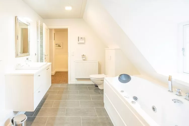 Wohlfühloase unter Reet - Waygaard West 4 Personen-Badezimmer