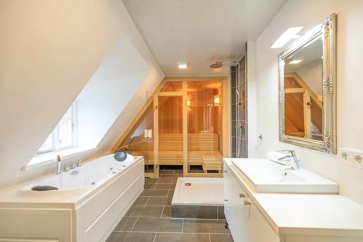 Wohlfühloase unter Reet - Waygaard West 4 Personen-Badezimmer