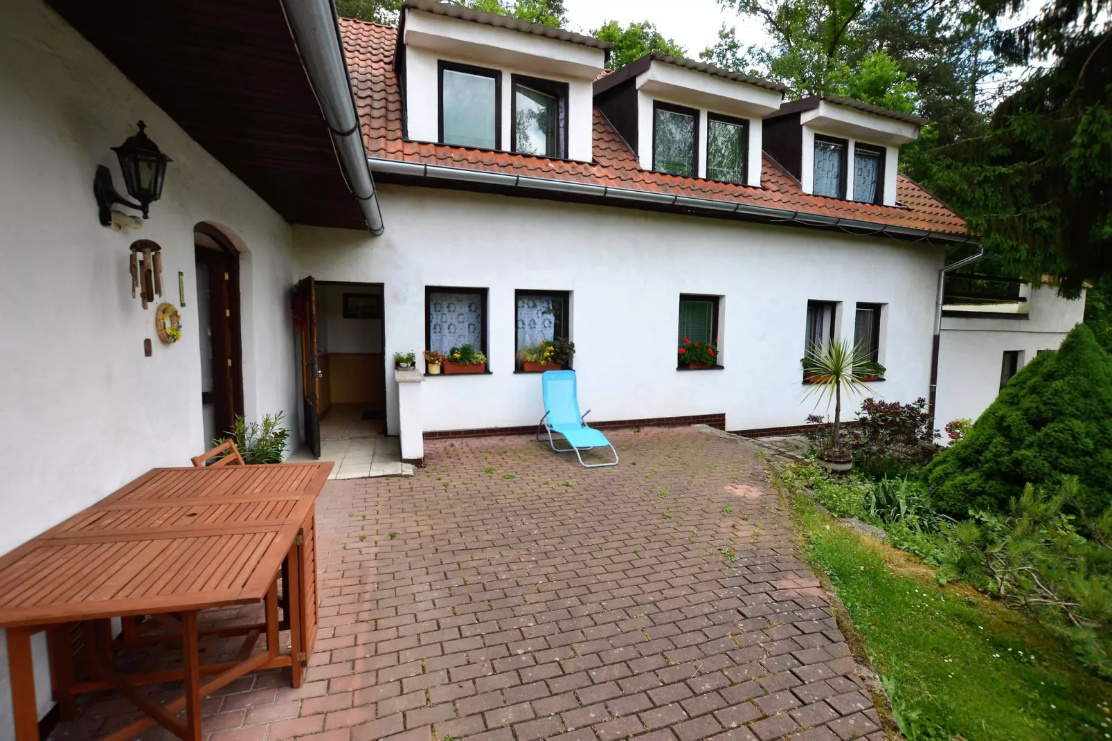 Villa Stastny-Exterior in summer