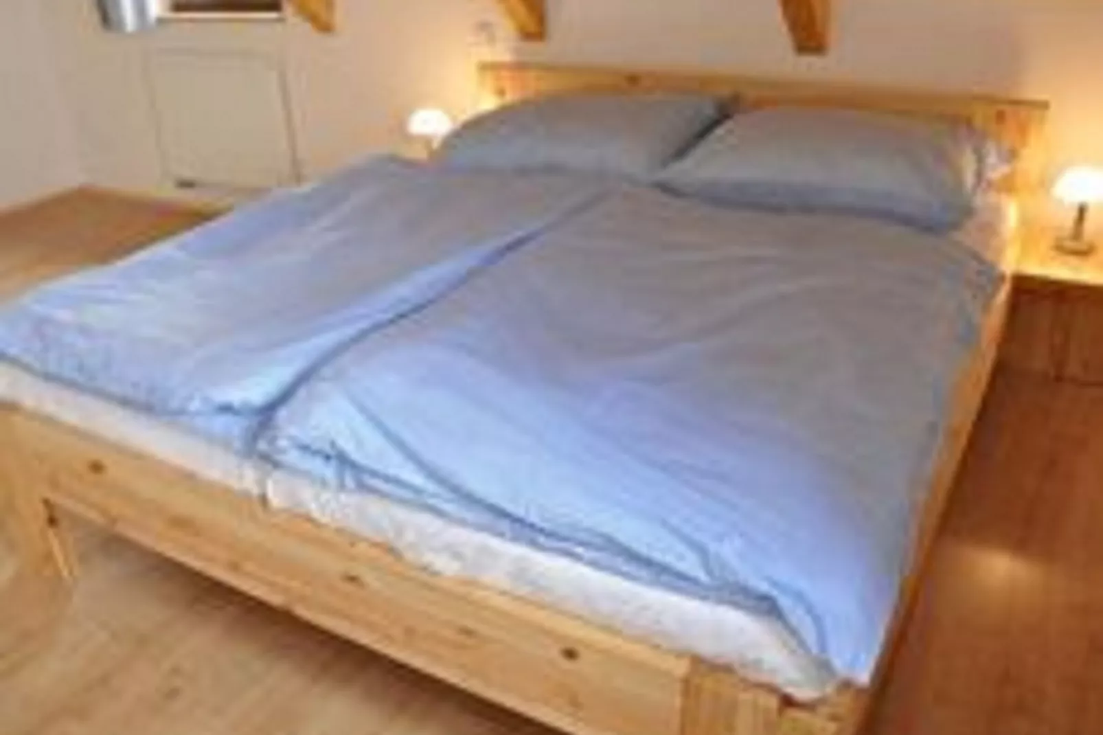 Zdenek-Bedroom