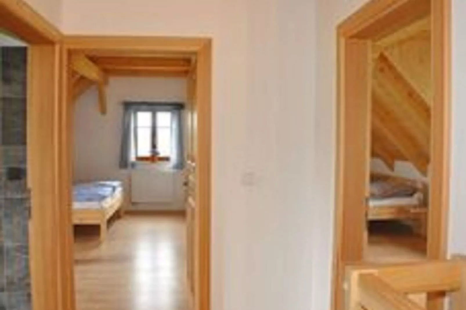 Zdenek-Bedroom