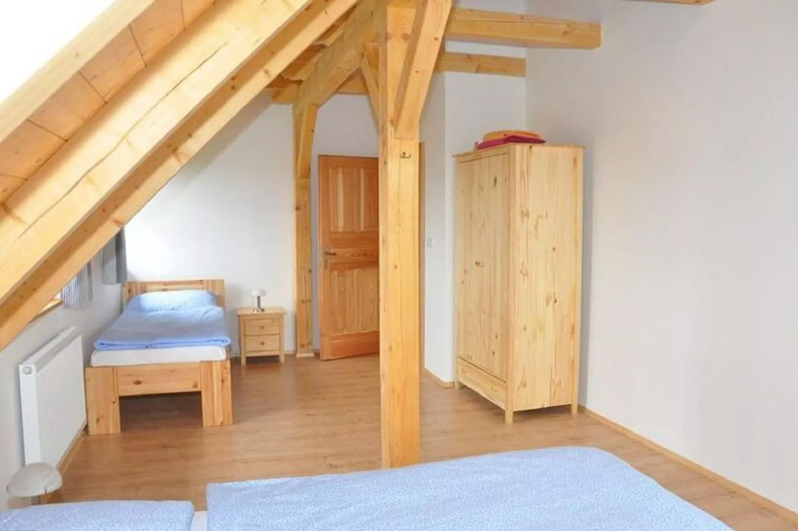 Zdenek-Bedroom