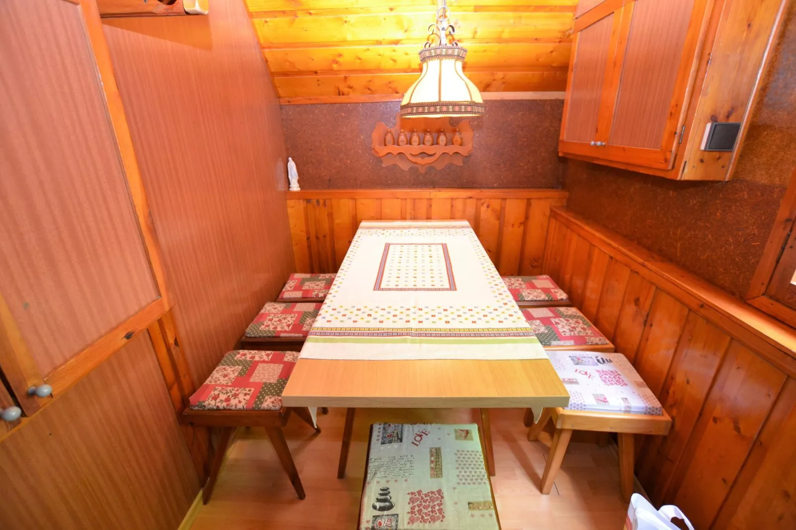 Petr-Dining room