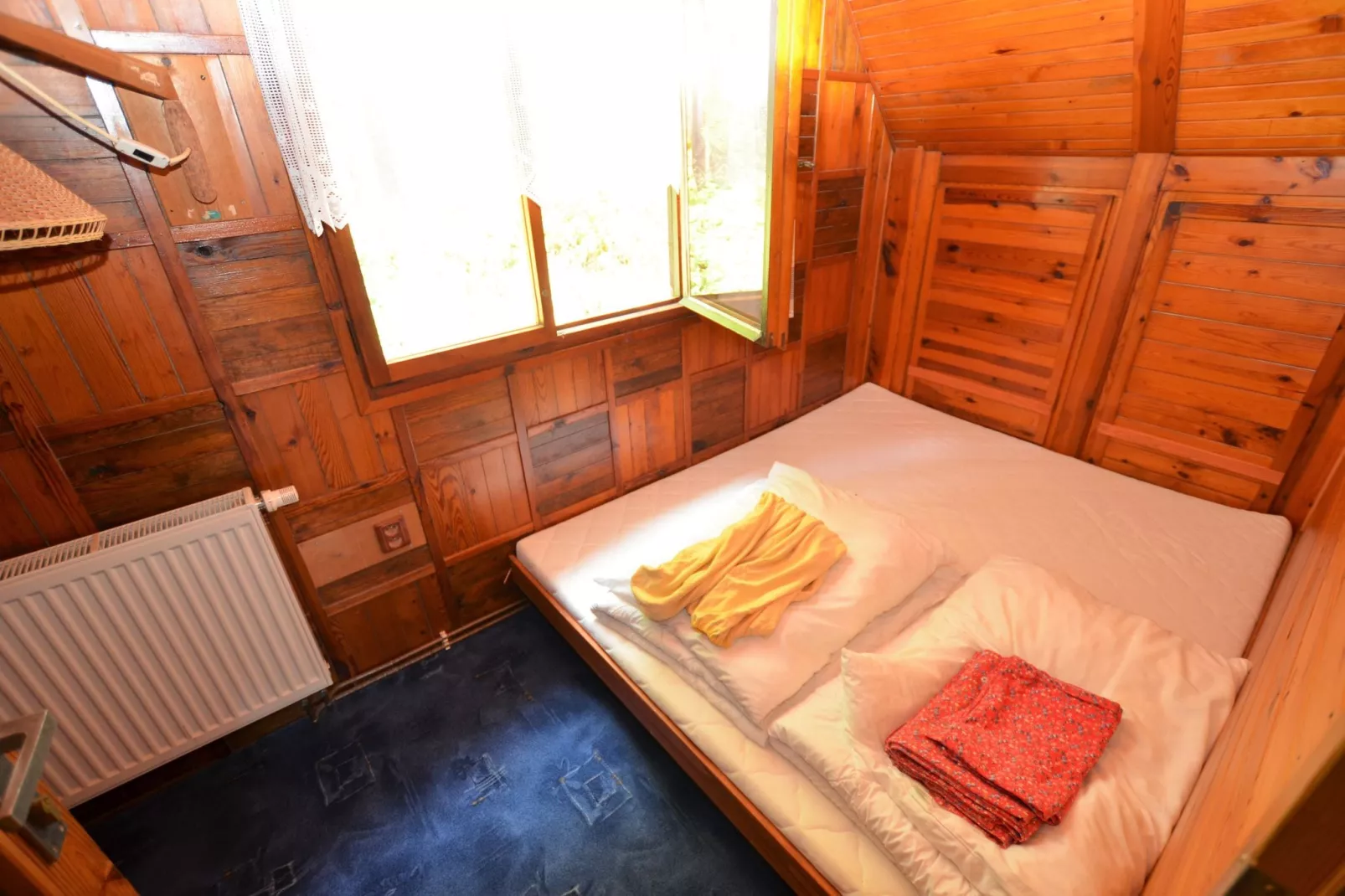 Petr-Bedroom