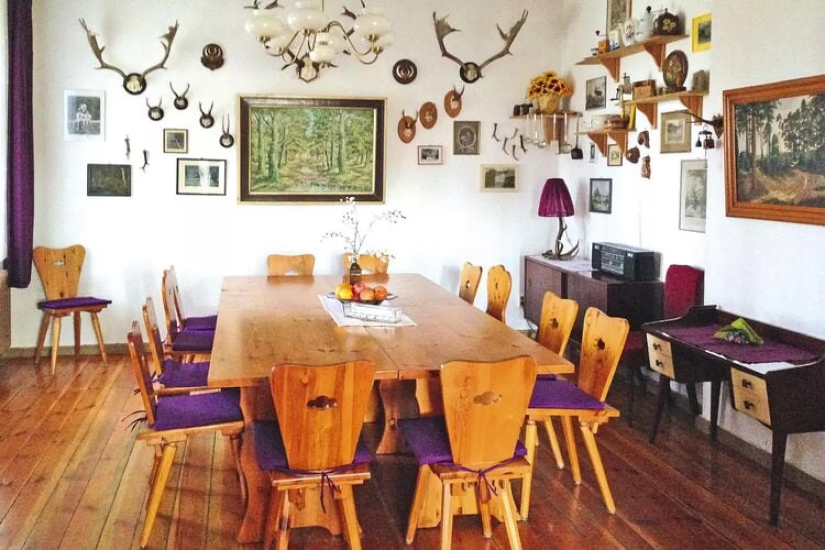 Waldhaus 300 qm-Wohnzimmer