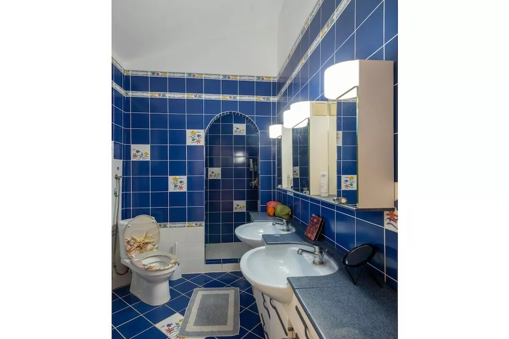 383283-Nicht getaggt