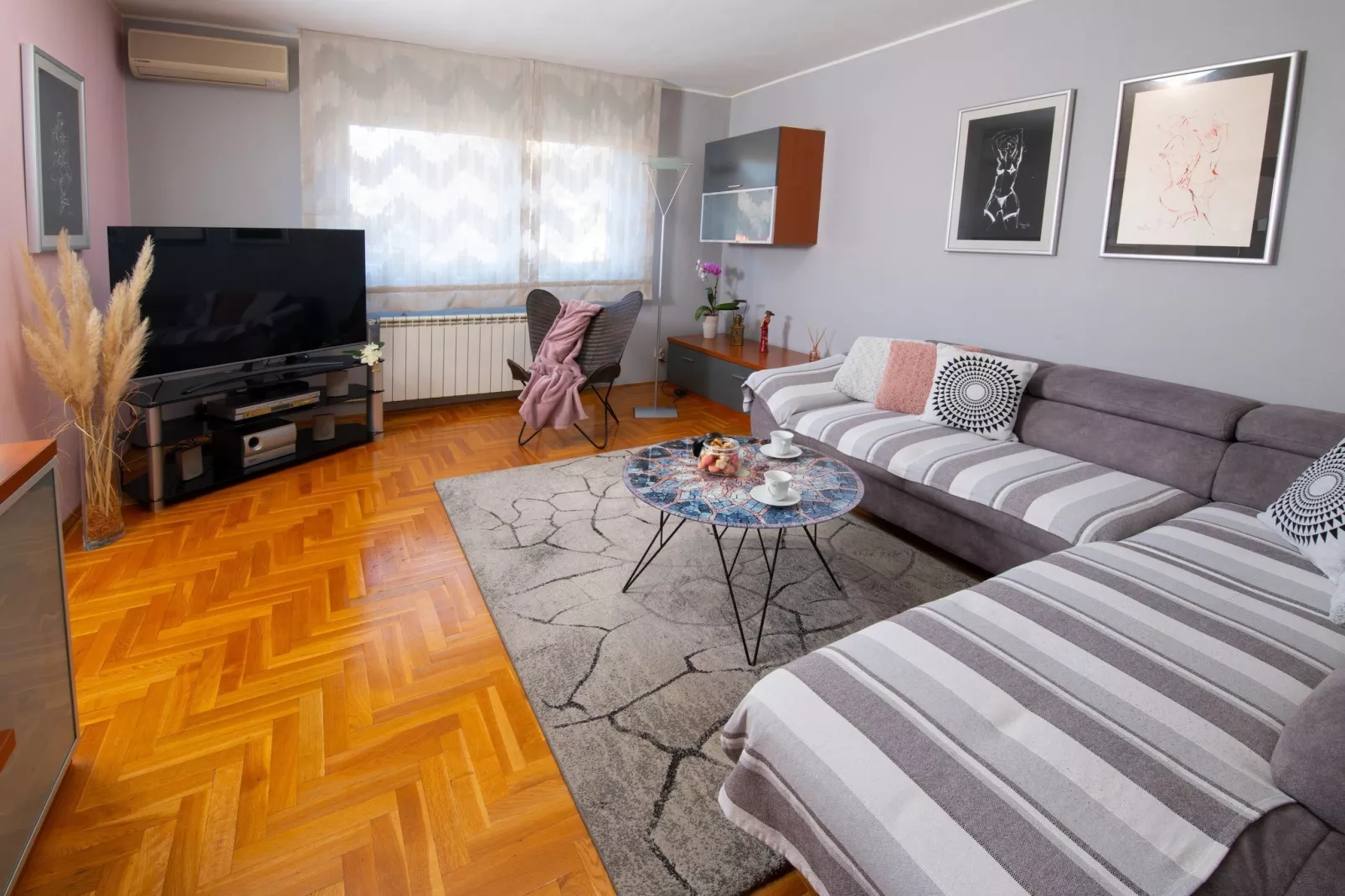 Apartment Point - Two Bedroom Apartment with Balcony-Living room