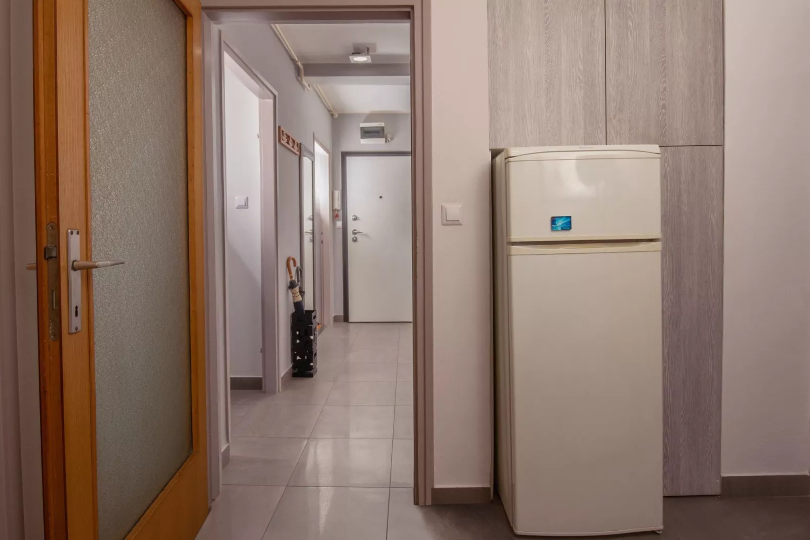 Apartment Point - Two Bedroom Apartment with Balcony-Indoor