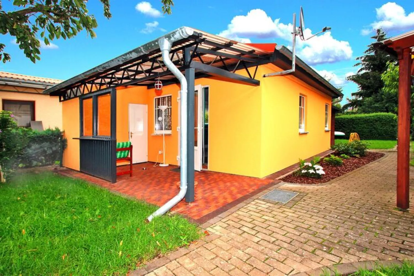 Bungalow am Spreeufer-Exterior summer