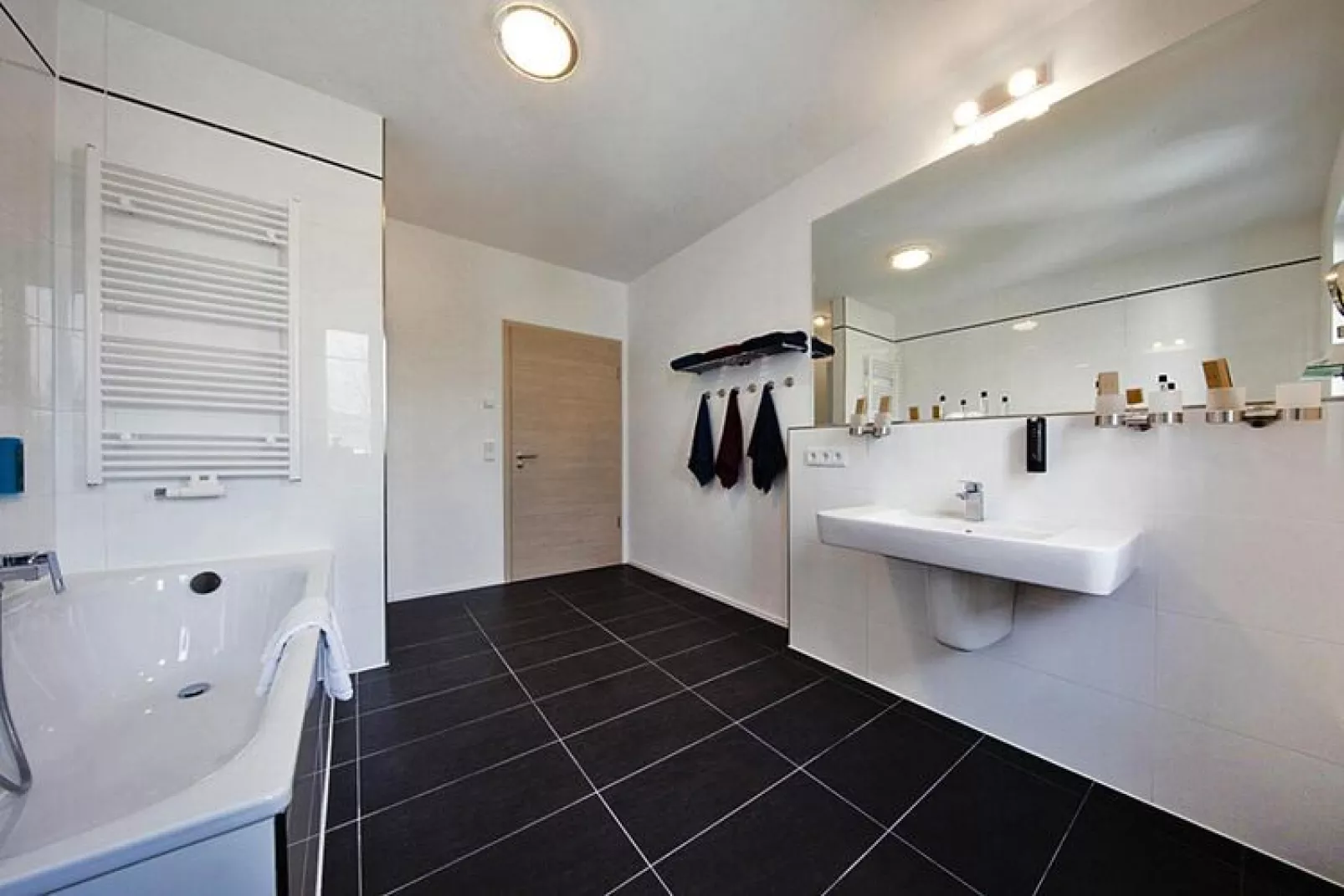 Ferienhaus Lakeside DHH 130 qm-Bathroom