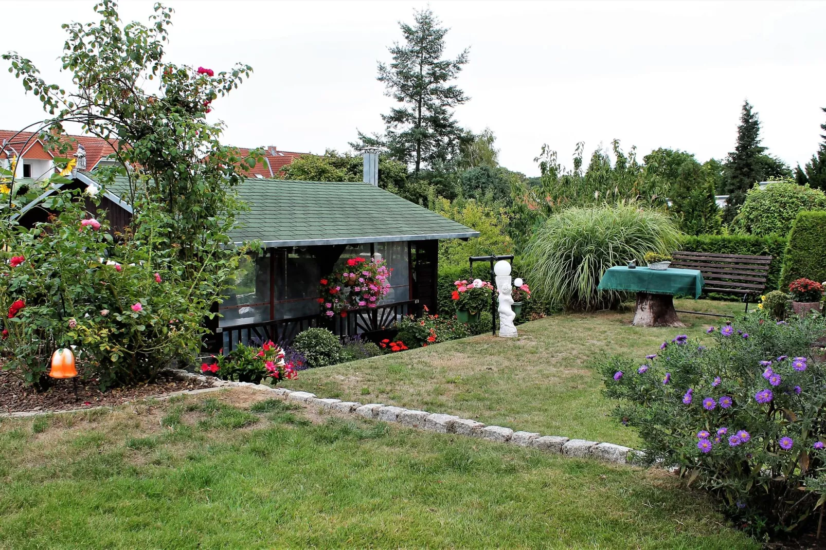 Jutta-Exterior summer
