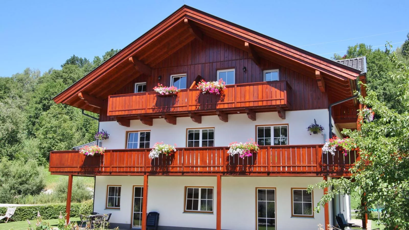 Sion 1-Exterior summer