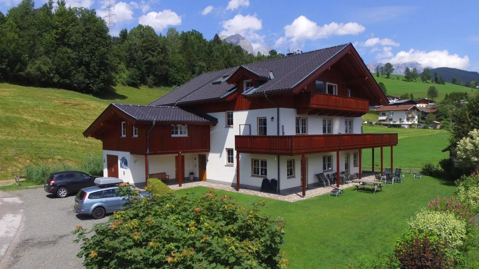 Sion 1-Exterior summer
