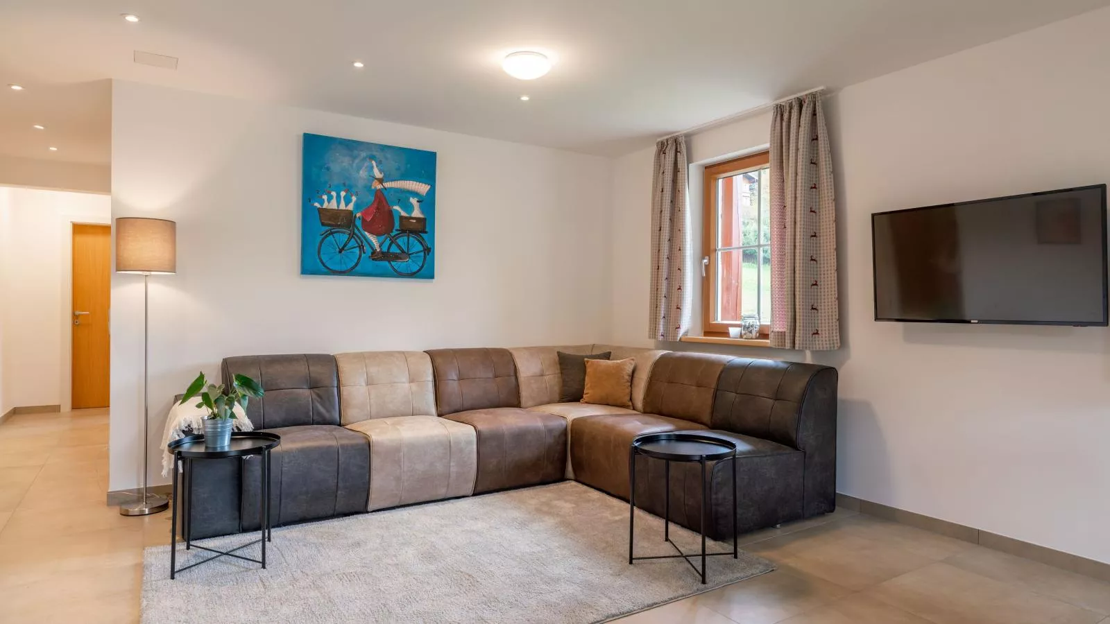 Sion 2-Living room