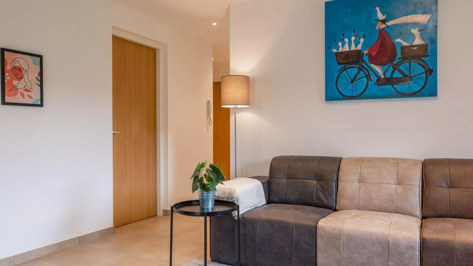 Sion 2-Living room