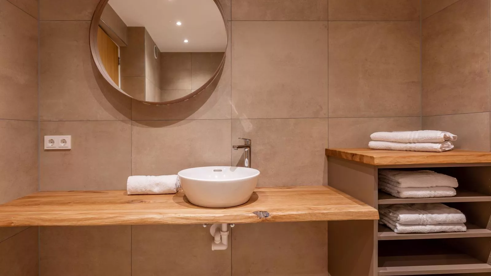 Sion 2-Bathroom