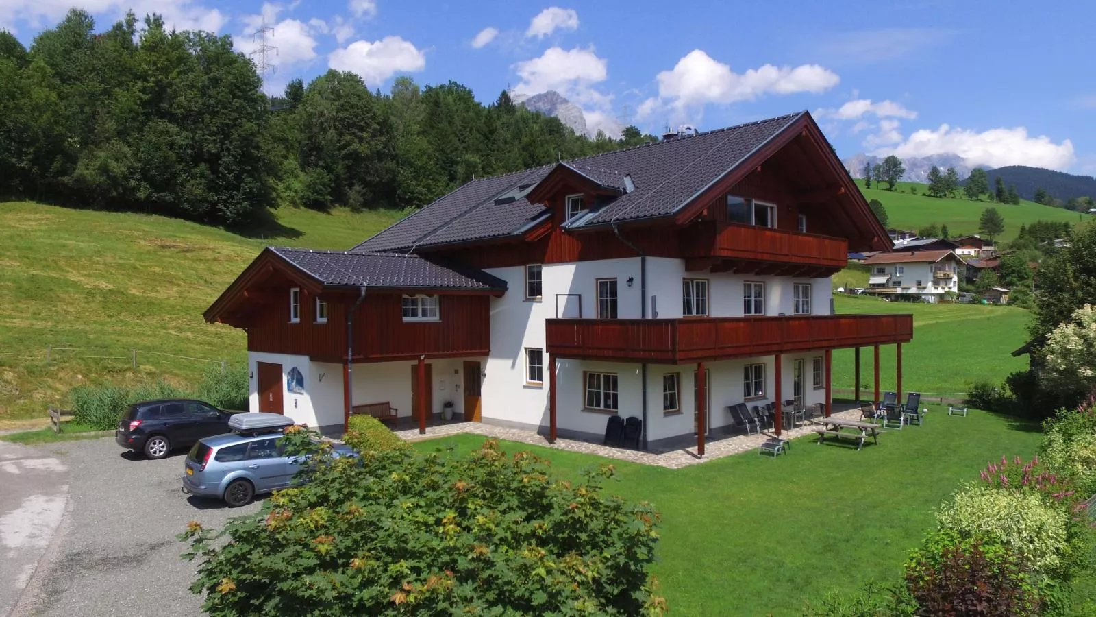 Sion 2-Exterior summer