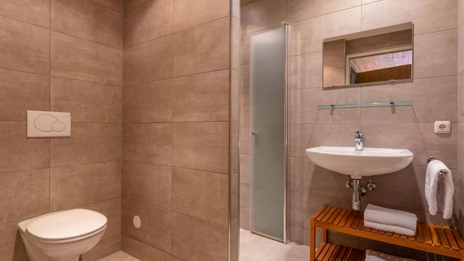 Sion 3-Bathroom