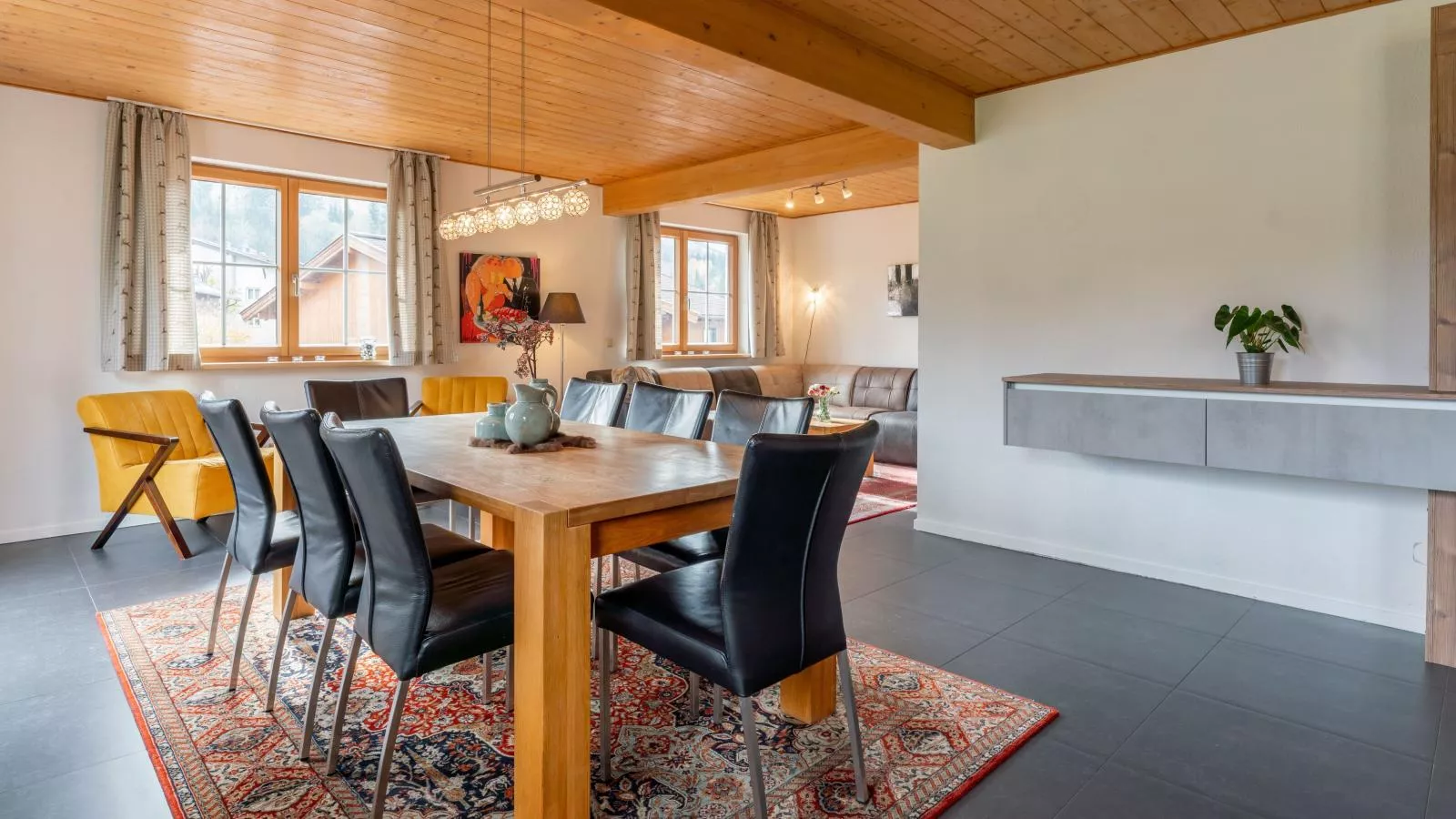 Sion 3-Dining room