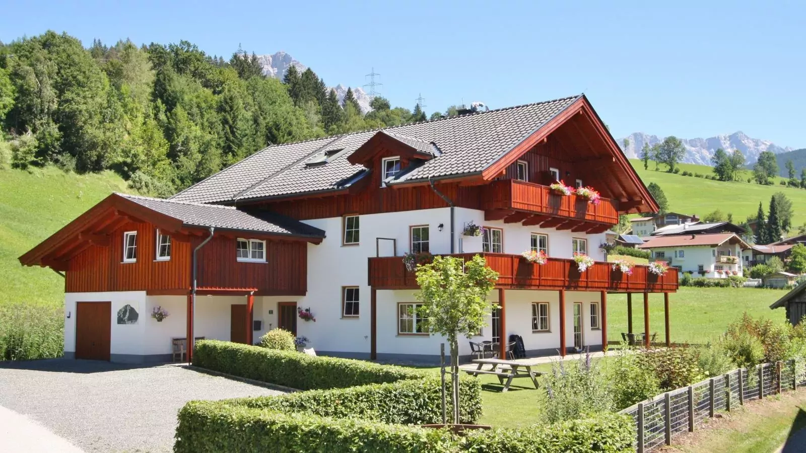 Sion 3-Exterior summer