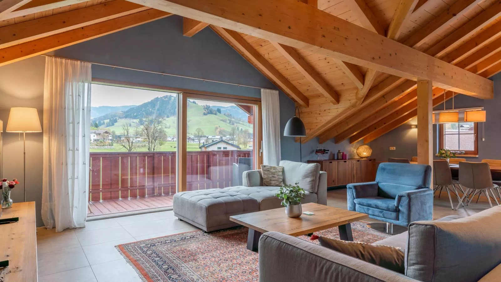 Sion 4-Living room