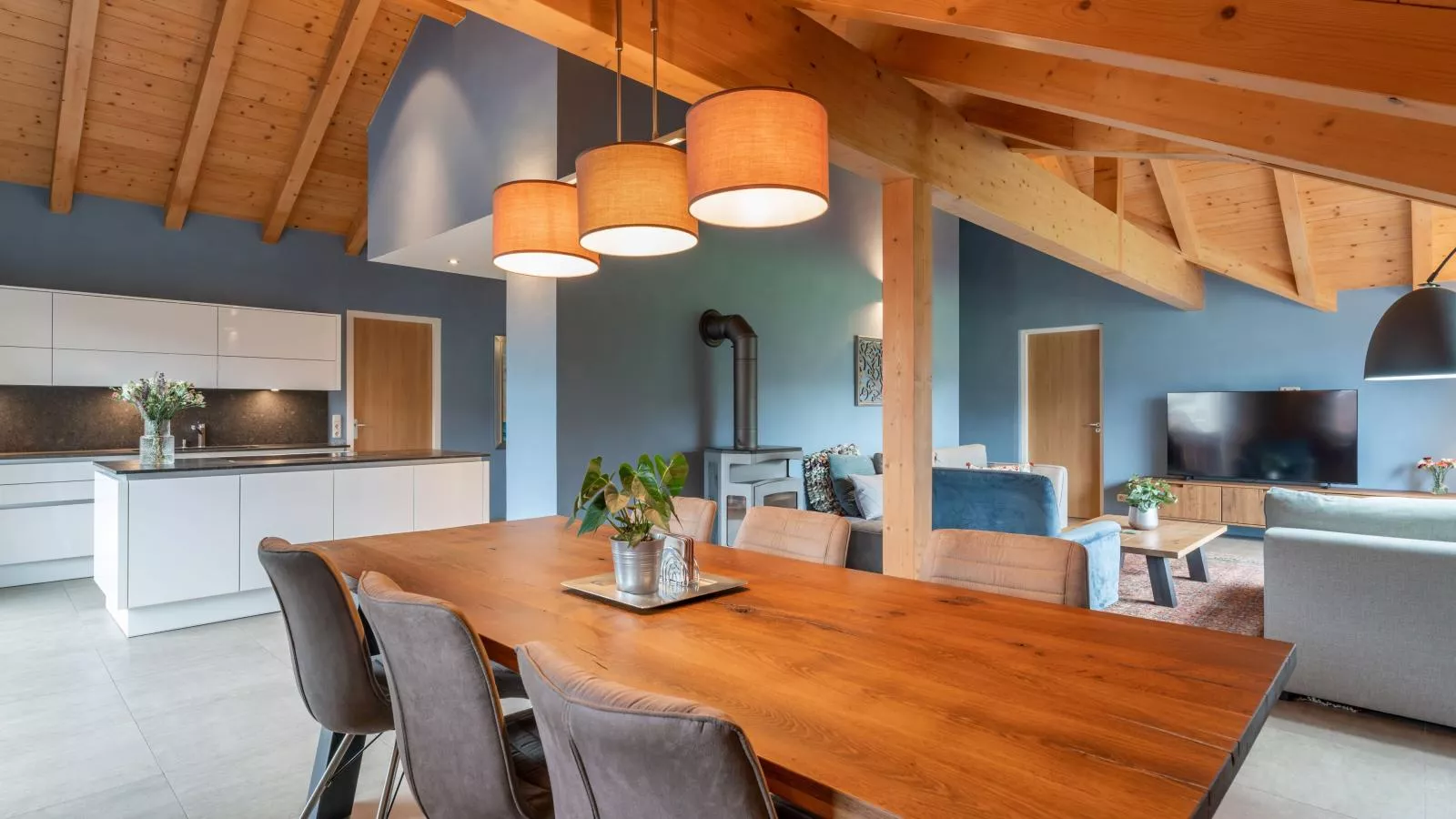 Sion 4-Dining room