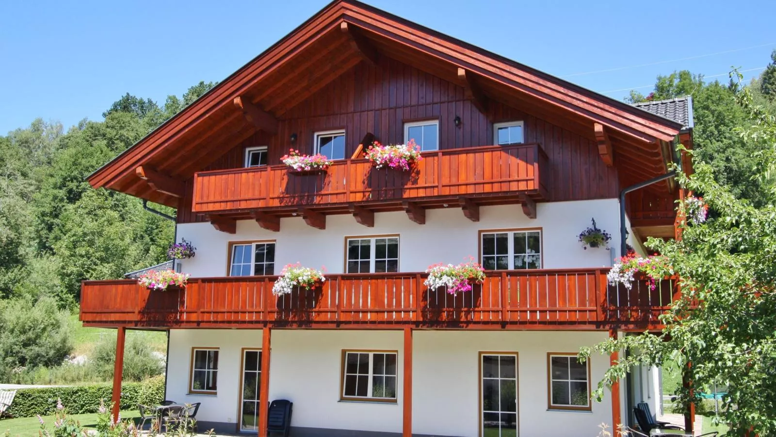 Sion 4-Exterior summer