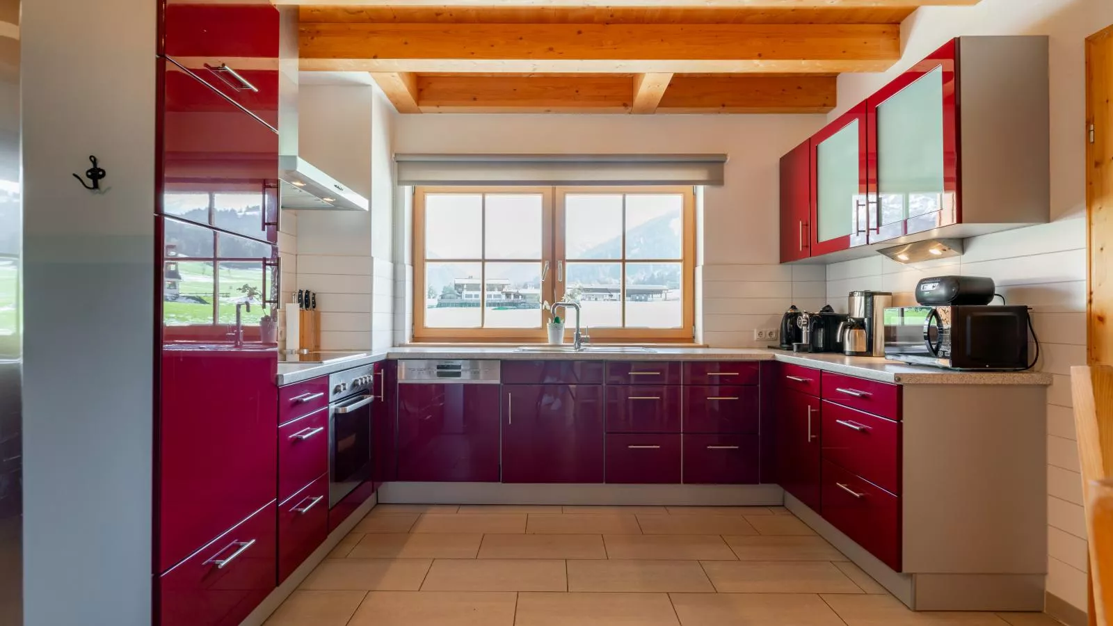 Maxima - Ski in - Ski Out-Kitchen