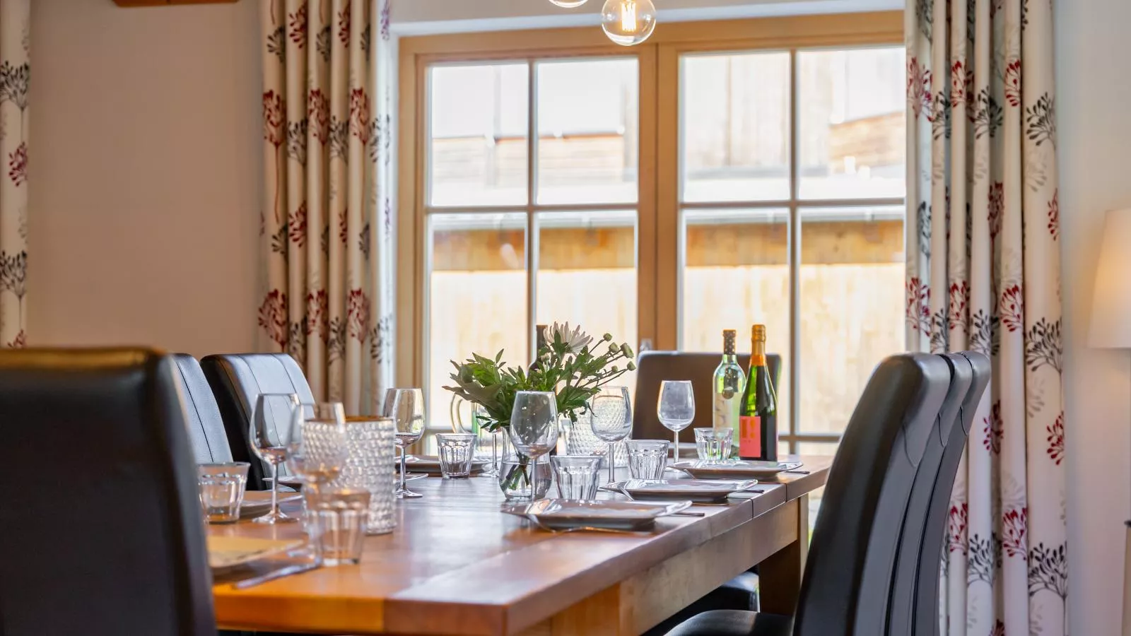 Maxima - Ski in - Ski Out-Dining room