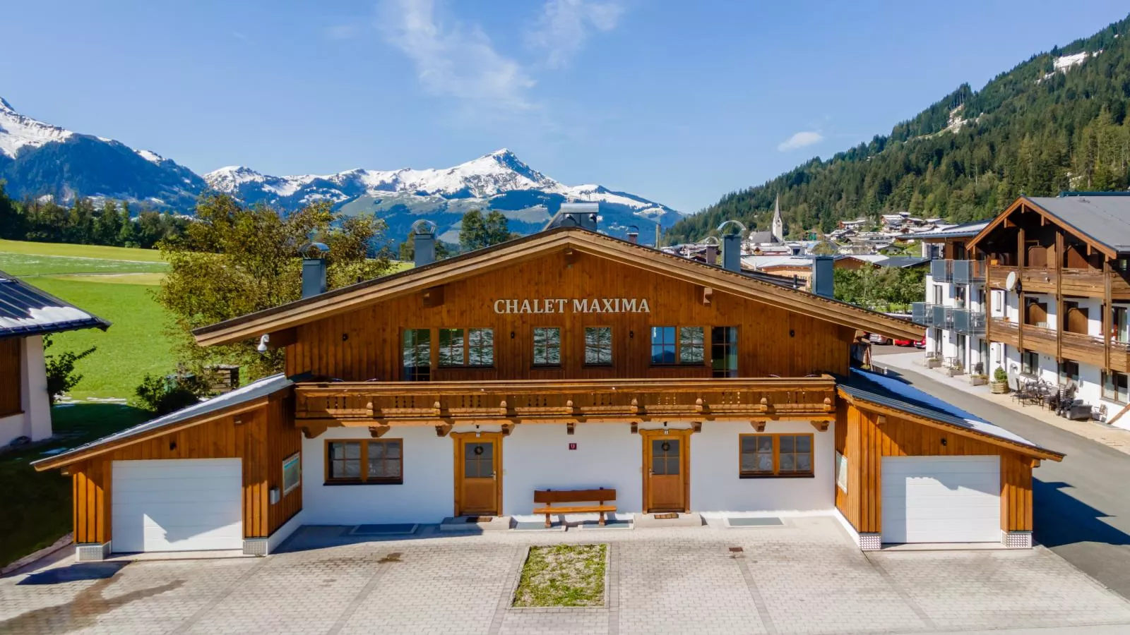 Maxima - Ski in - Ski Out-Exterior summer