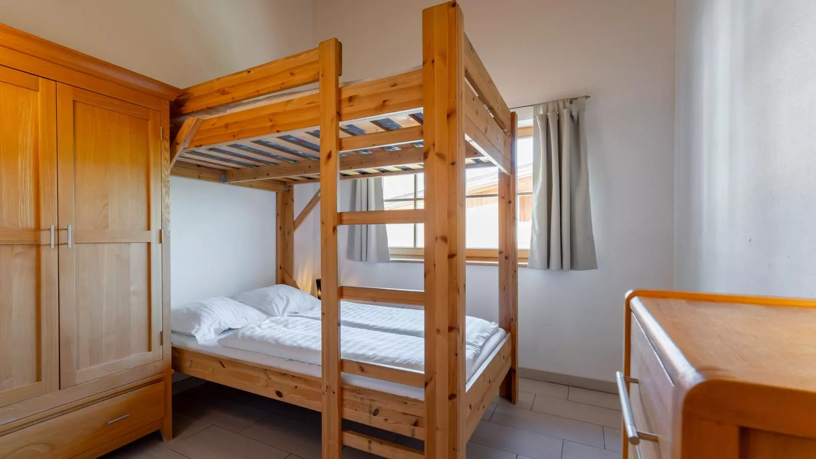 Maxima I - Ski in - Ski Out-Bedroom