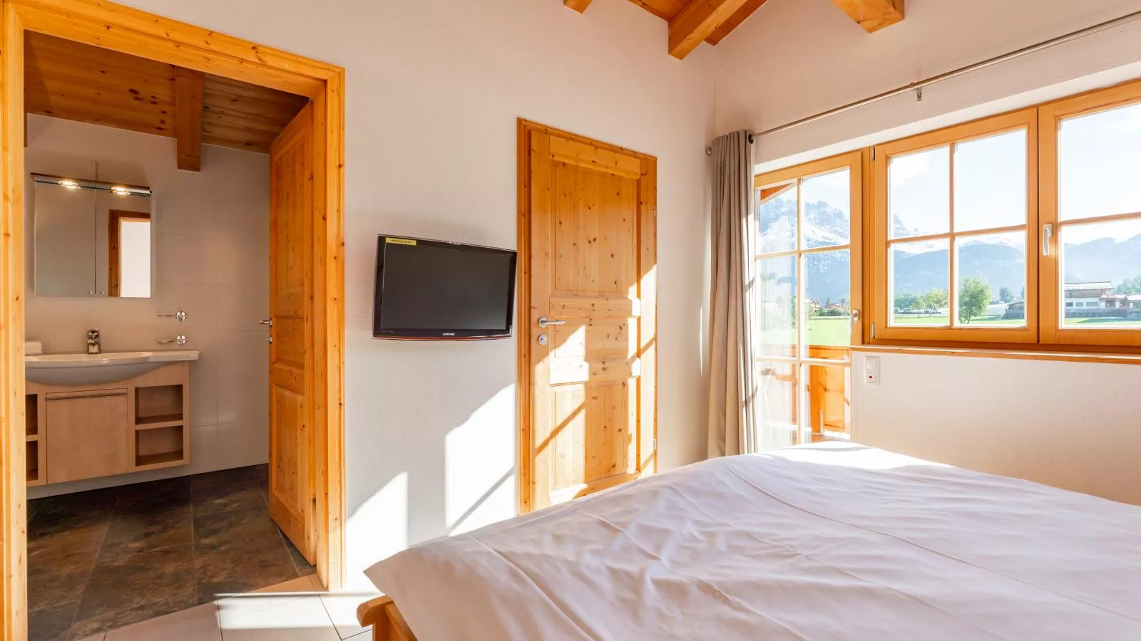 Maxima I - Ski in - Ski Out-Bedroom