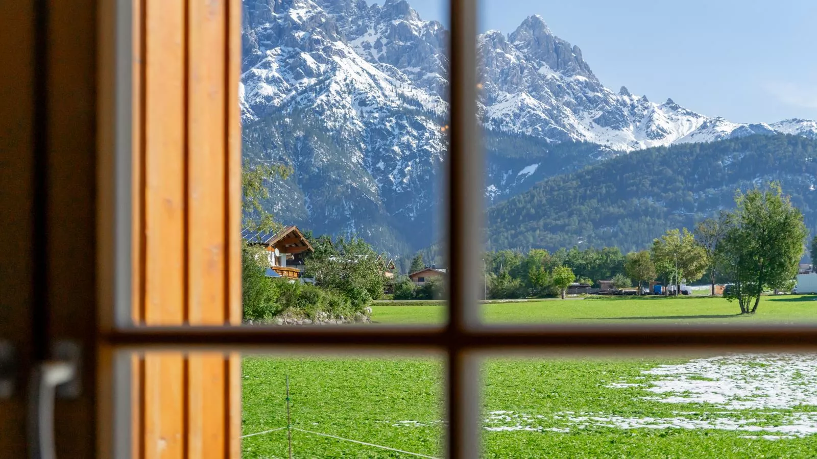 Maxima I - Ski in - Ski Out-View summer