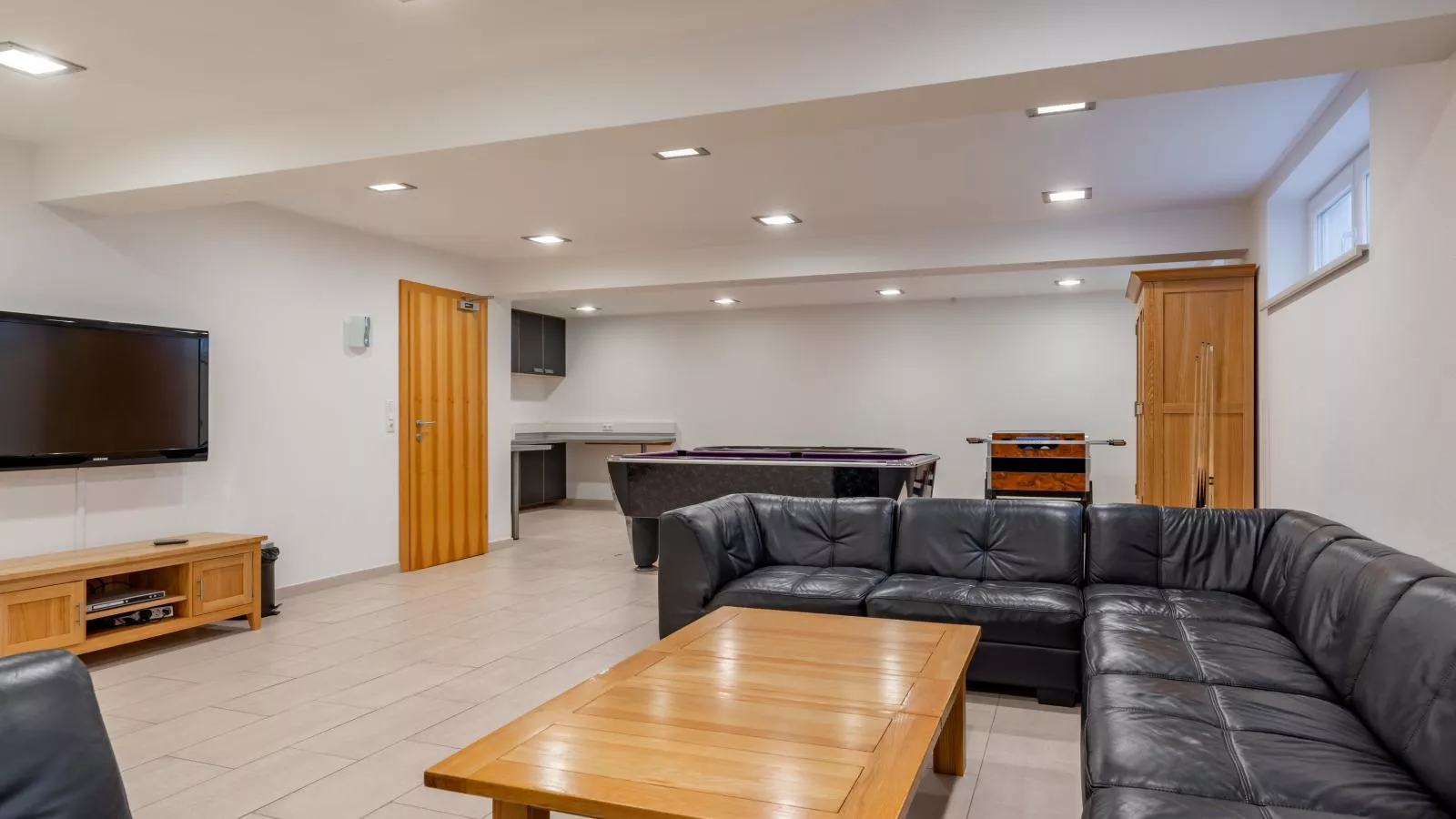 Maxima I - Ski in - Ski Out-Recreation room