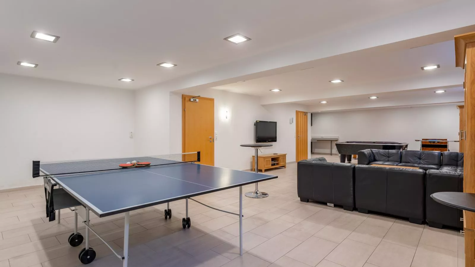 Maxima I - Ski in - Ski Out-Recreation room