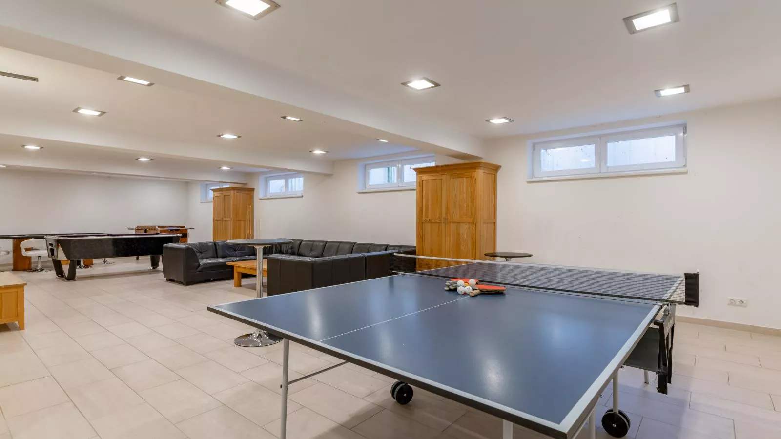 Maxima I - Ski in - Ski Out-Recreation room