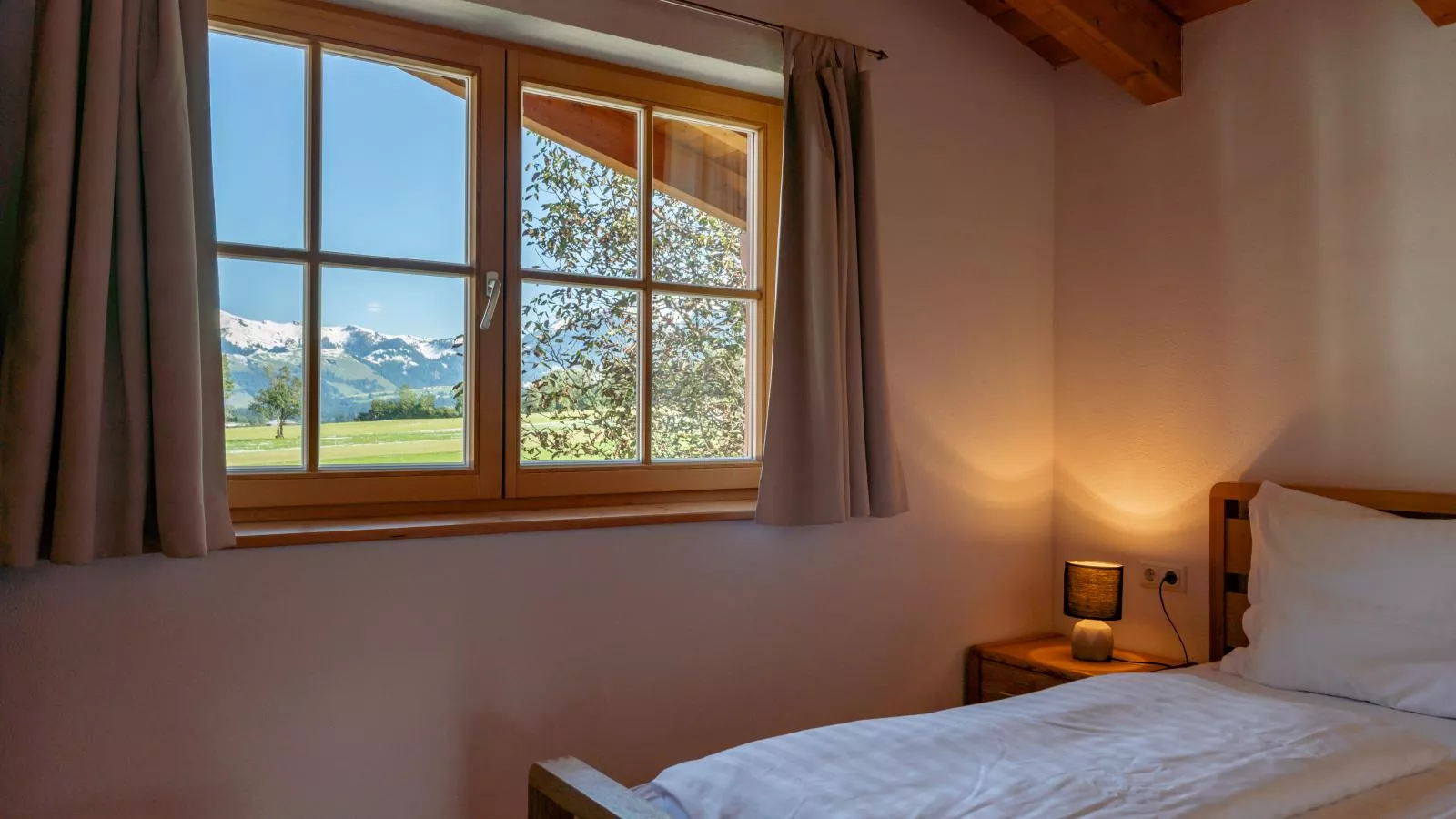 Maxima II - Ski in - Ski Out-Bedroom