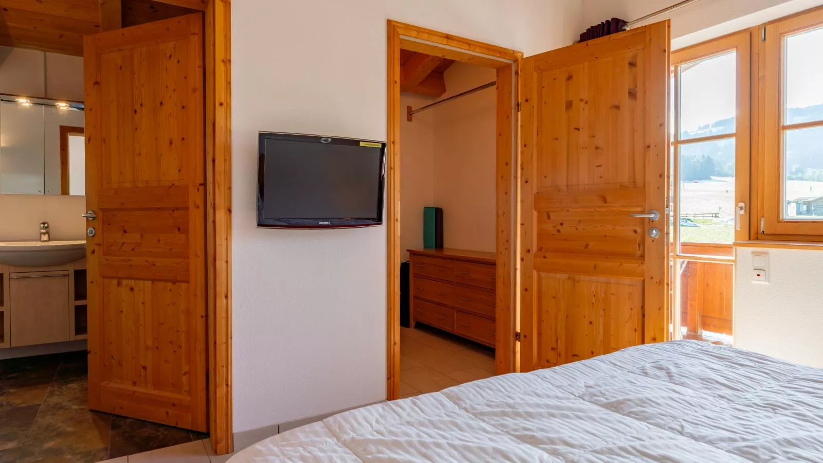 Maxima II - Ski in - Ski Out-Bedroom