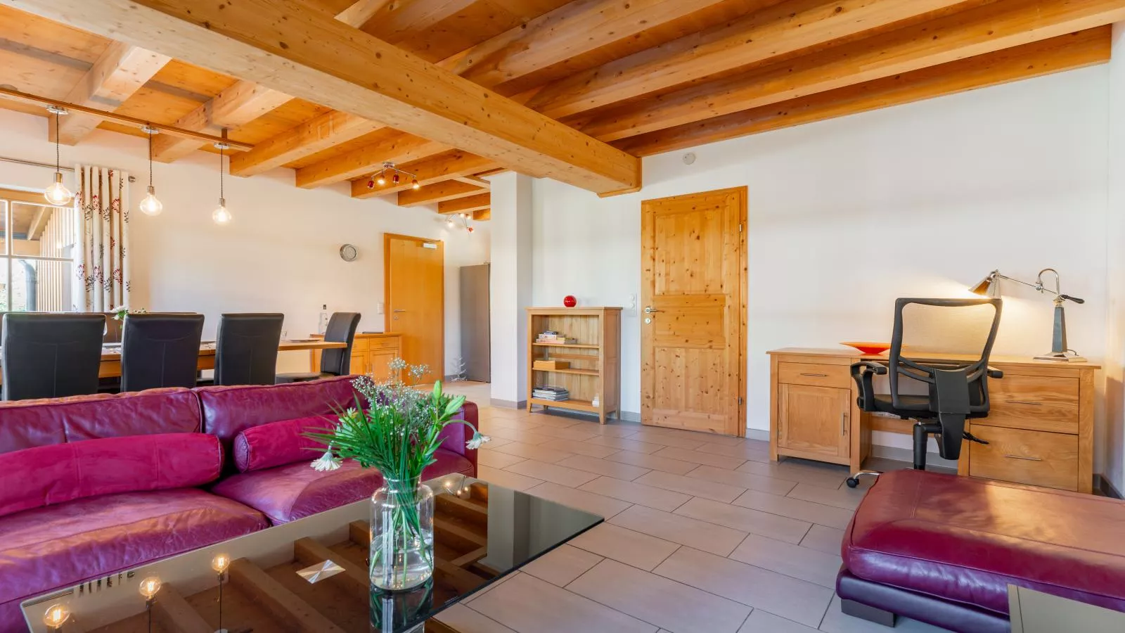 Maxima II - Ski in - Ski Out-Living room