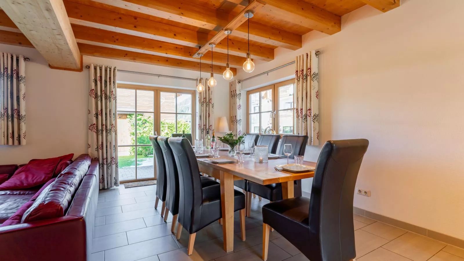 Maxima II - Ski in - Ski Out-Dining room