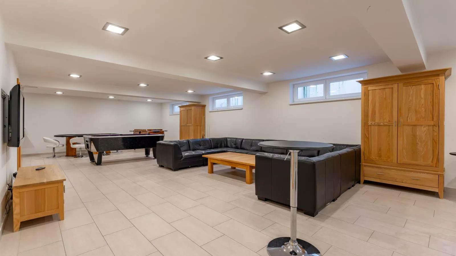 Maxima II - Ski in - Ski Out-Recreation room
