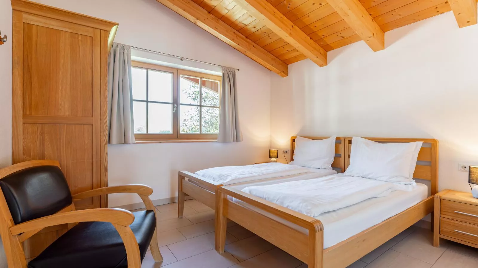 Maxima II - Ski in - Ski Out-Bedroom