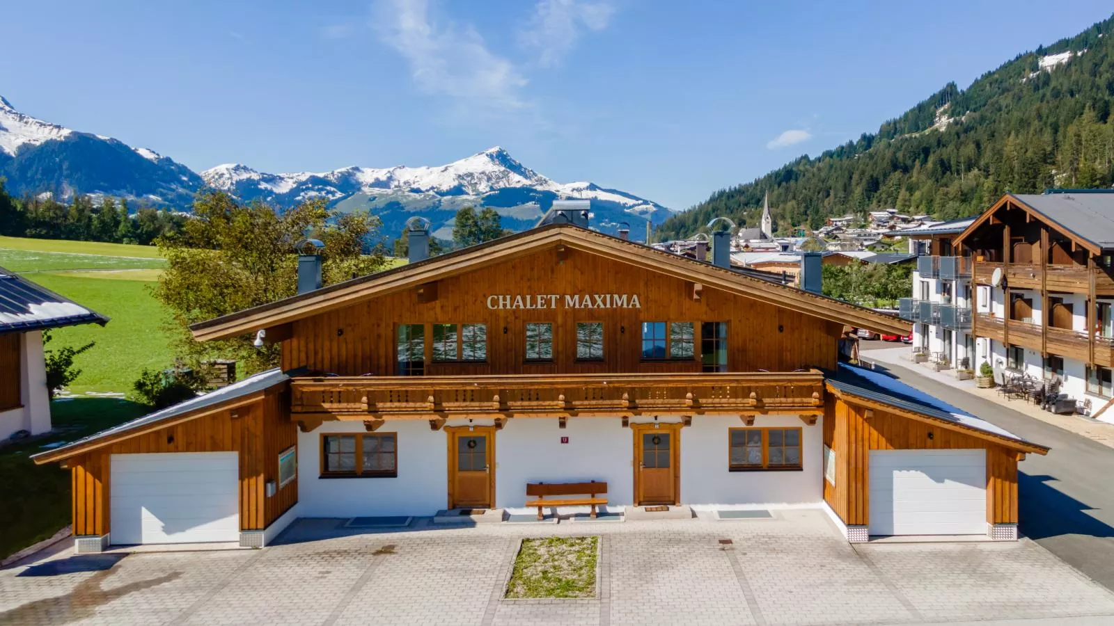 Maxima II - Ski in - Ski Out-Exterior summer