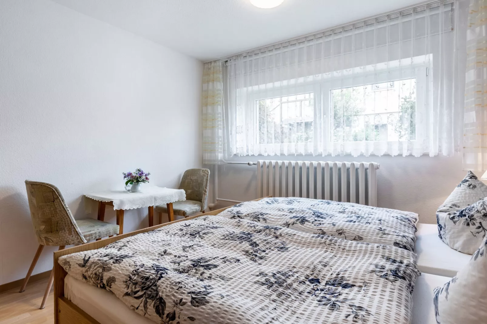 Wiesenblick-Schlafzimmer
