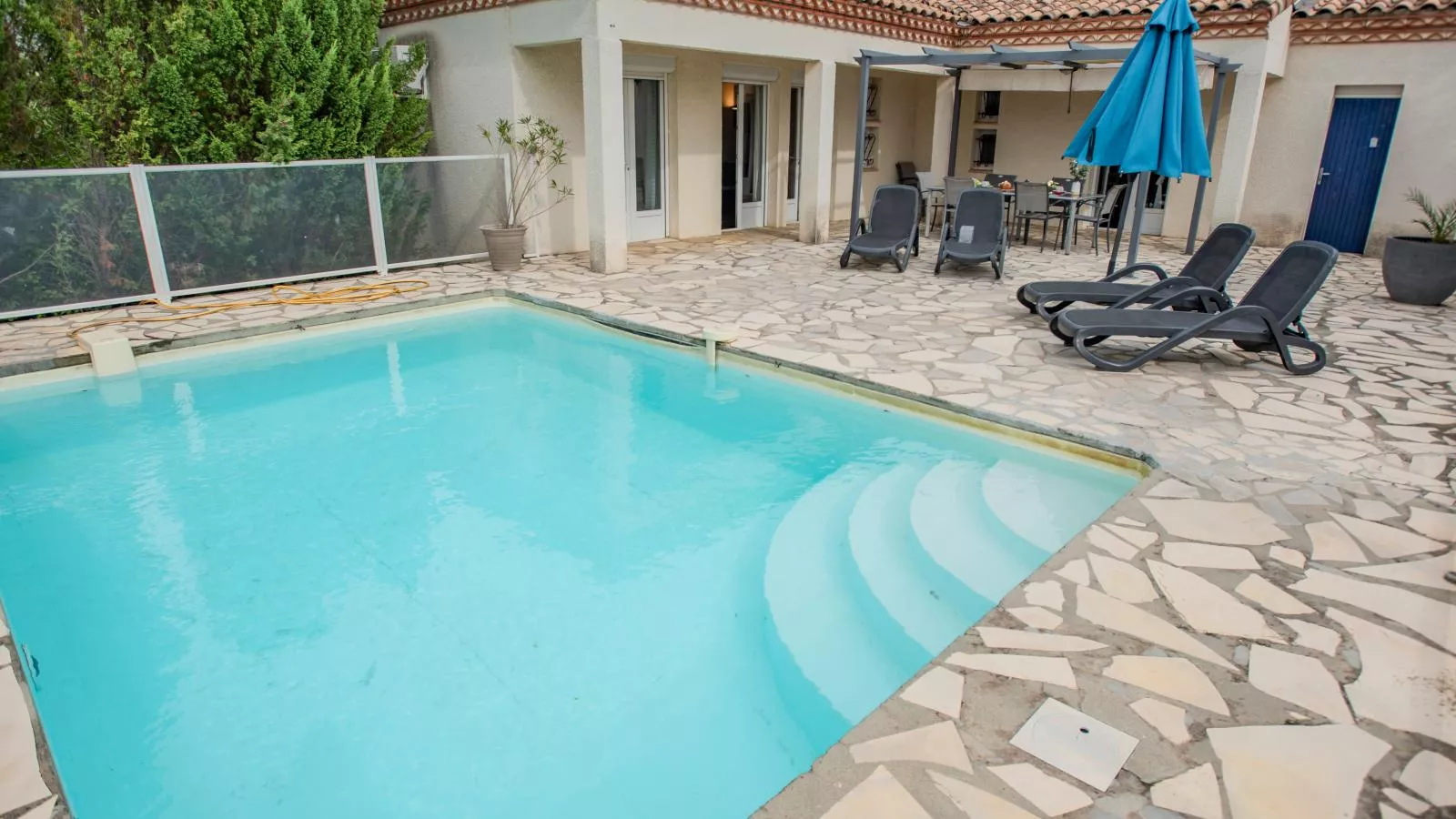 Le Filon dOr-Pool