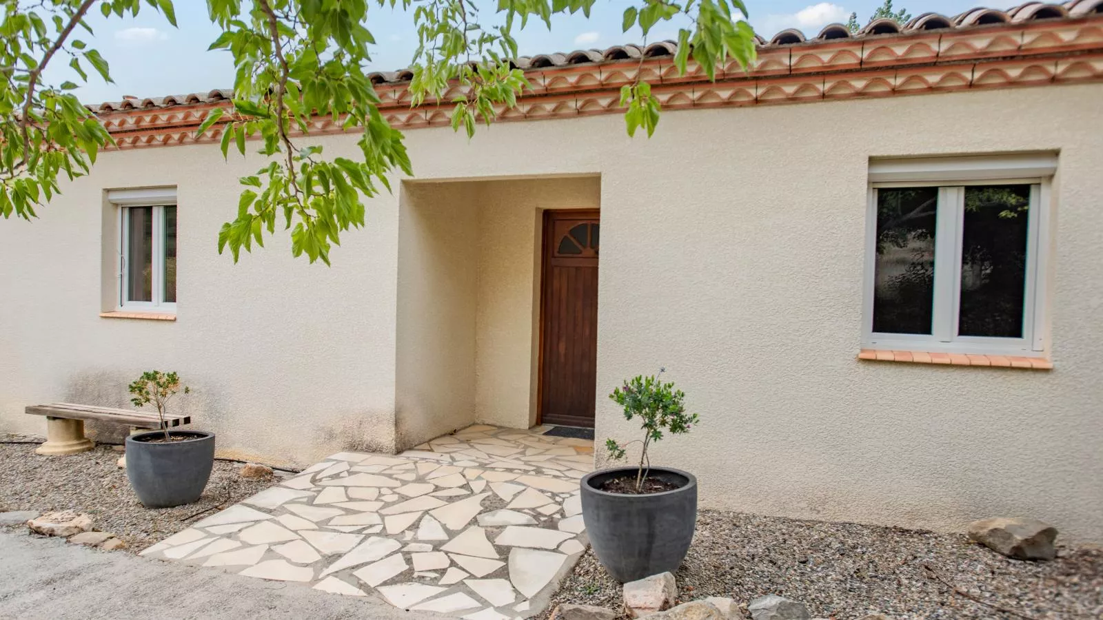 Le Filon dOr-Exterior summer