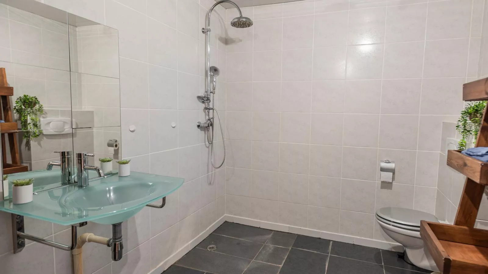 Le Filon dOr-Bathroom