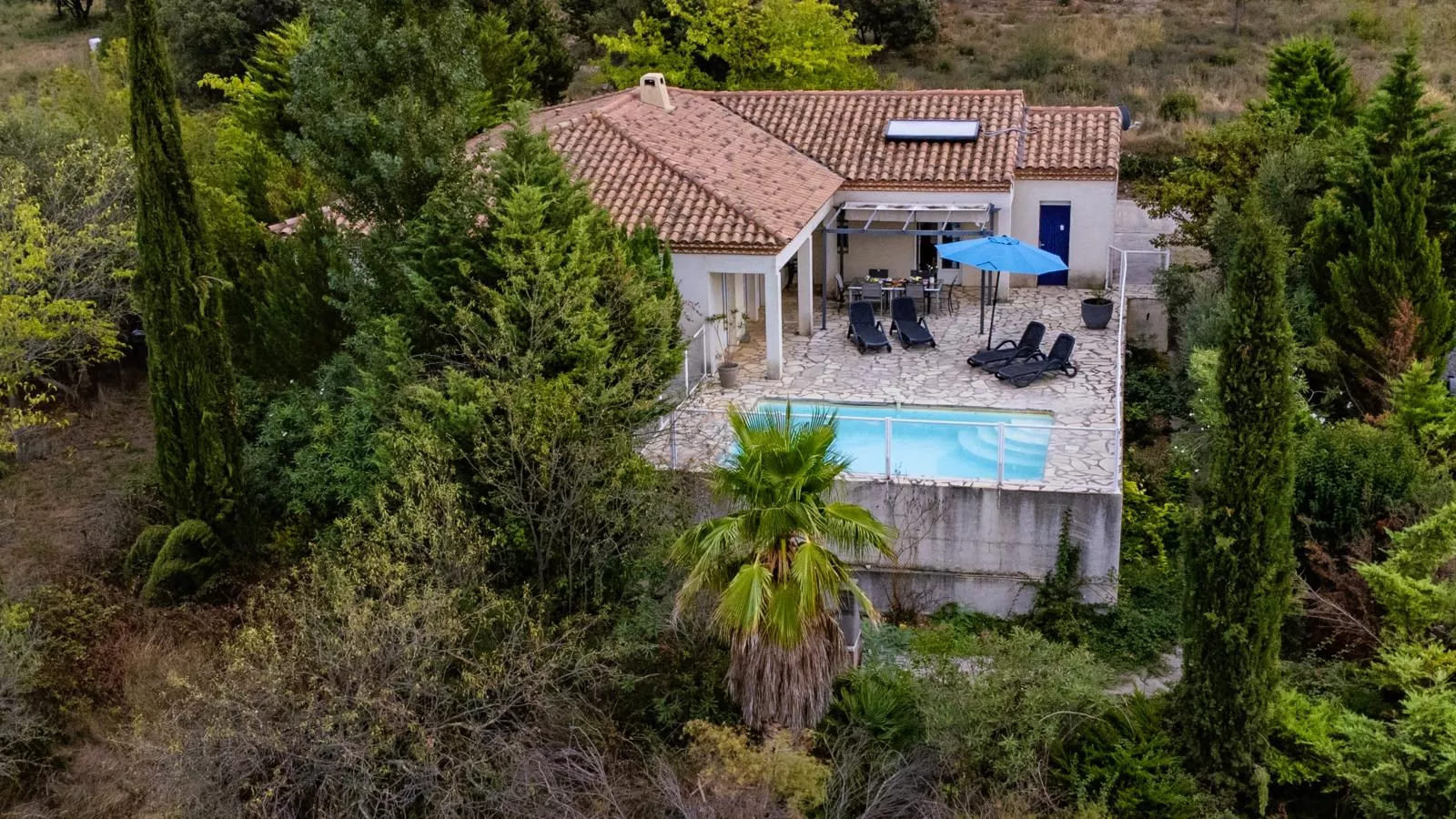 Le Filon dOr-Exterior summer