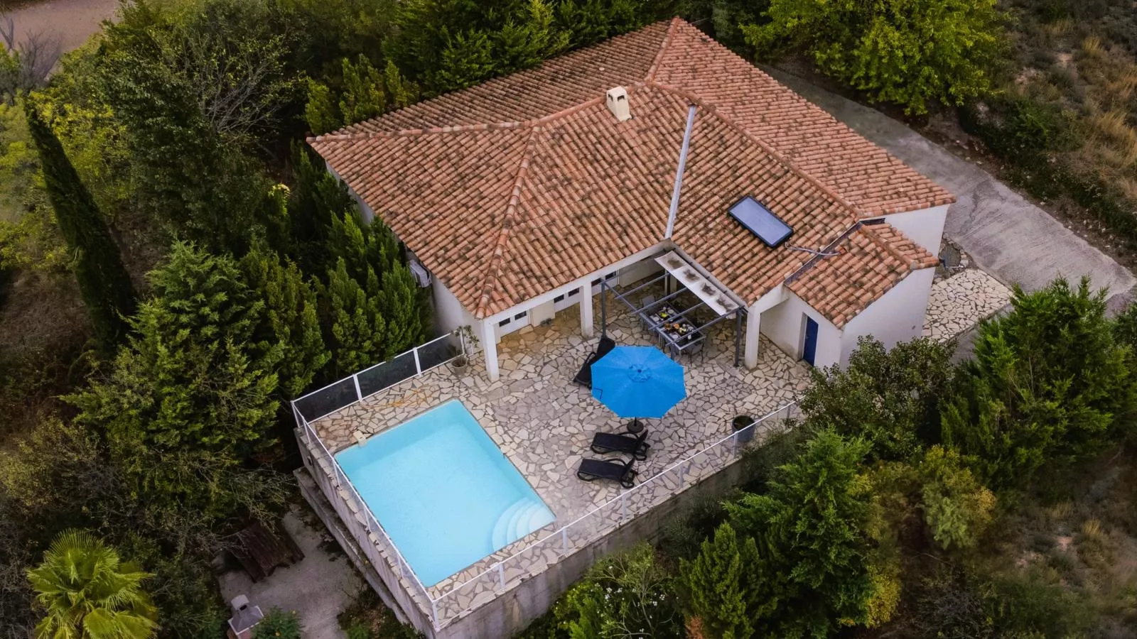 Le Filon dOr-Exterior summer