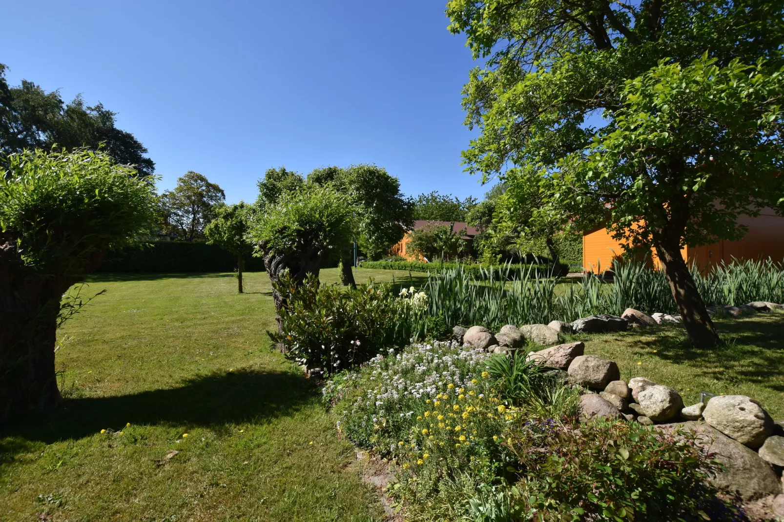 Blockhaus Zum Strande-Gardens summer
